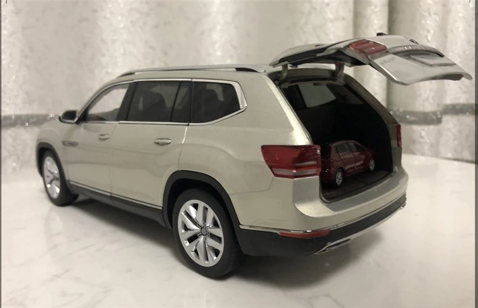 Touron Car Model