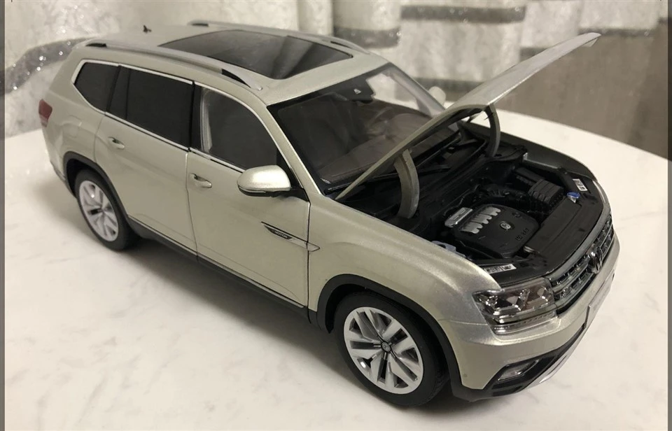 Touron Car Model